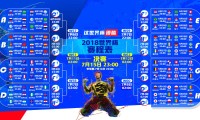 女子撑杆跳连跳三次极限高度，每一次落地后全场都以为她完成不了下一跳